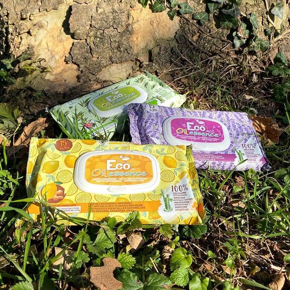 Biodegradable Dog & Cat Wipes with Aromatherapy Benefits -  Ginger and Lemon